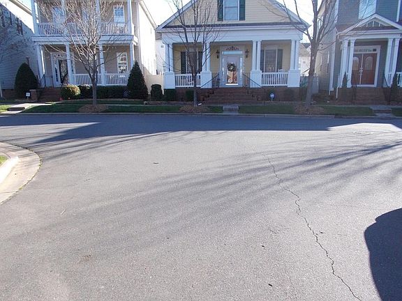 4th image of 7004 Tomlin Green Ln