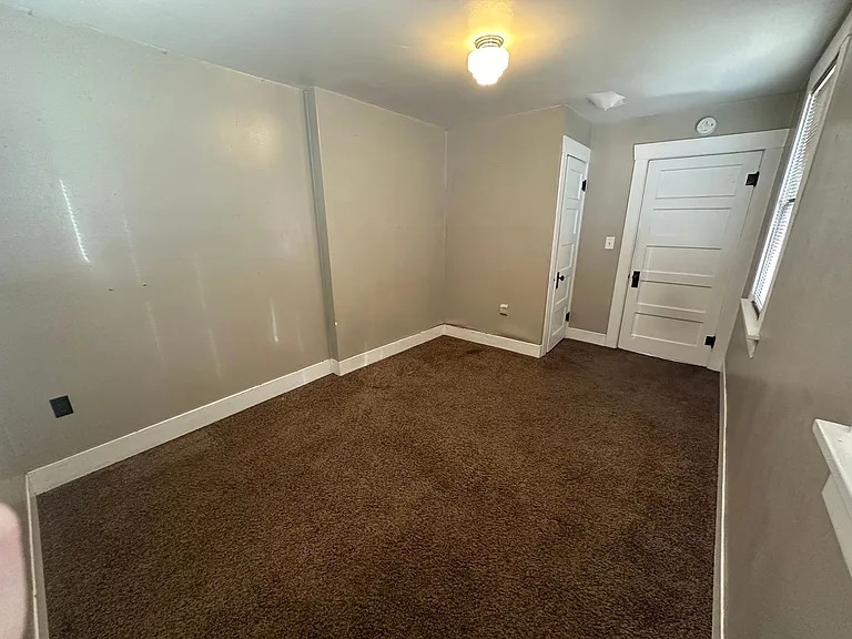 217 SW 3rd St #1 — Photo 3