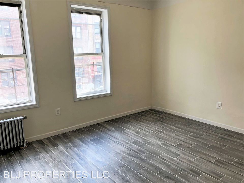 1st image of 2311 Crotona Ave APT 3