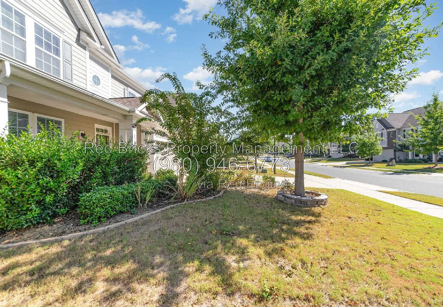 4 bed, 3.0 bath, 3300 sqft, $2,995 — Photo 4