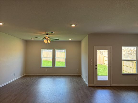 4th image of 1719 San Jacinto Dr
