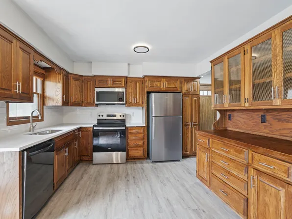 2184 6th St E, Saint Paul, MN 55119