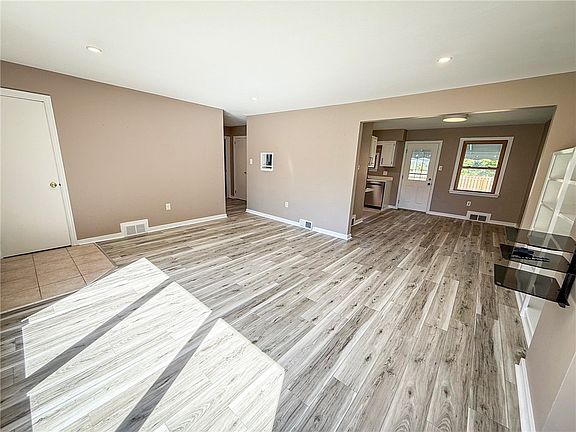 4th image of 108 Germaine Rd