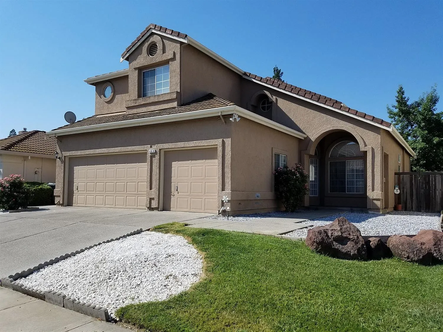 4010 Contralto Way photo 1