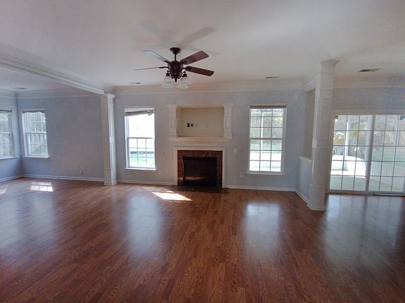 3rd image of 5004 Blair Rd
