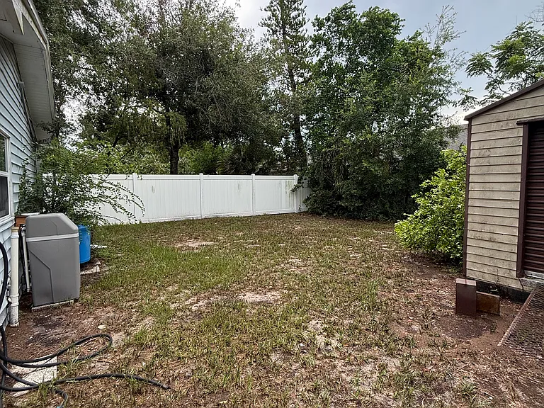 1314 W Rambla St — Photo 16
