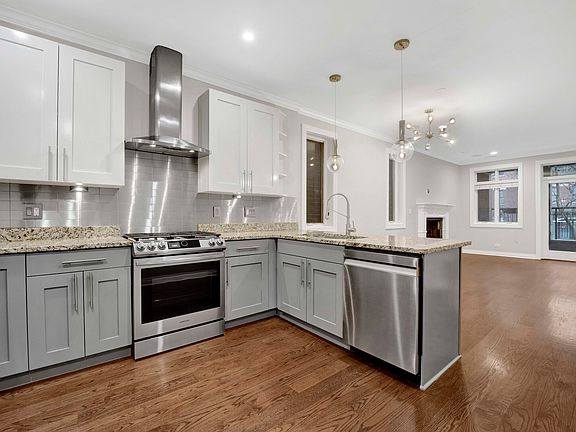 4th image of 1033 W Monroe St Unit 2