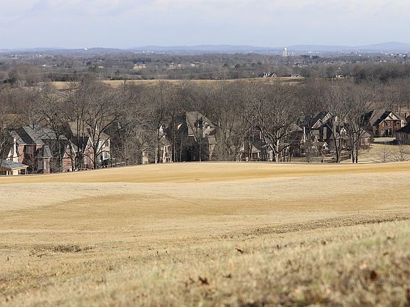 5th image of 633 Five Oaks Blvd Lot 246