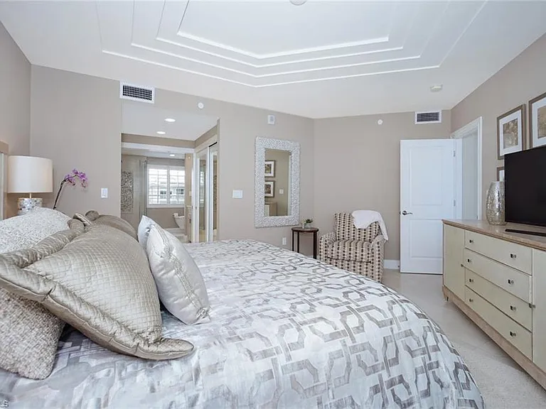 9577 Gulf Shore Dr W #504 — Photo 16