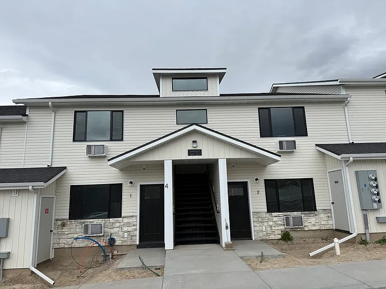 950 Valentine Ln — Photo 7
