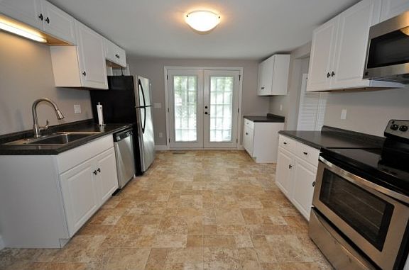 5th image of 57 Pearl Ln