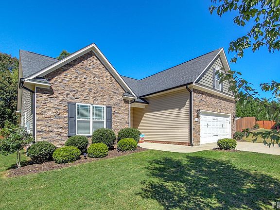 3rd image of 667 Wood Valley Dr