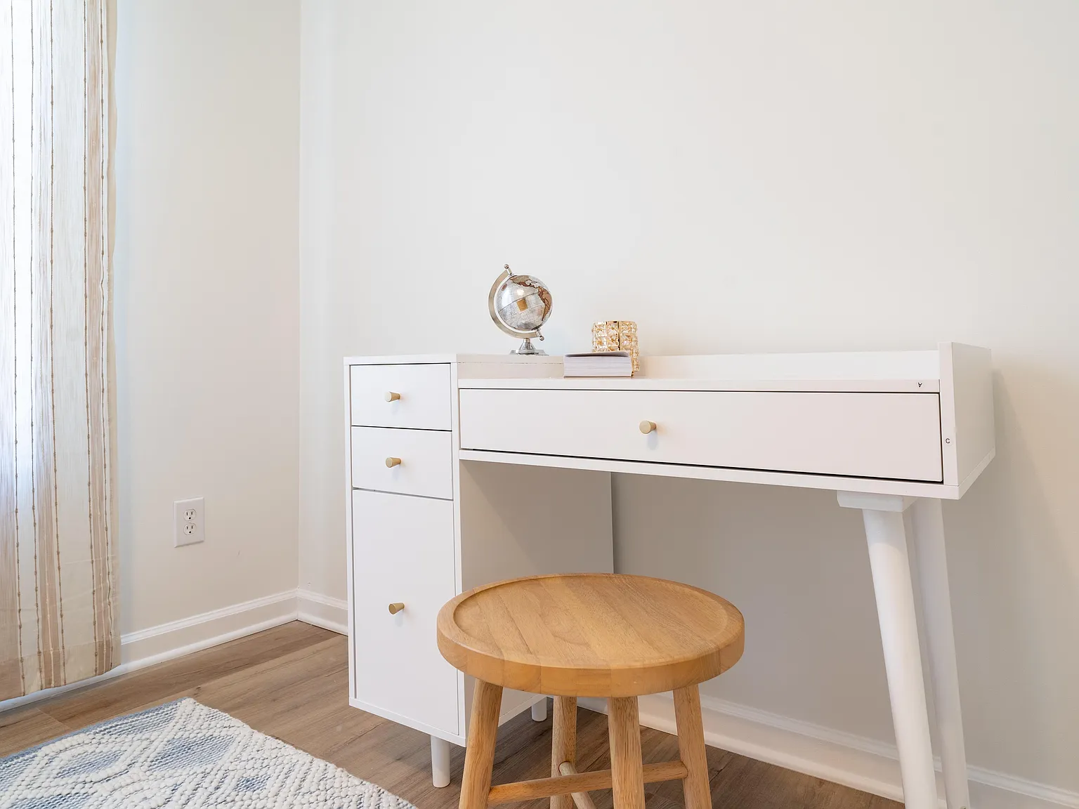 4 bed, 4.0 bath, 3528 sqft, $875 — Photo 3
