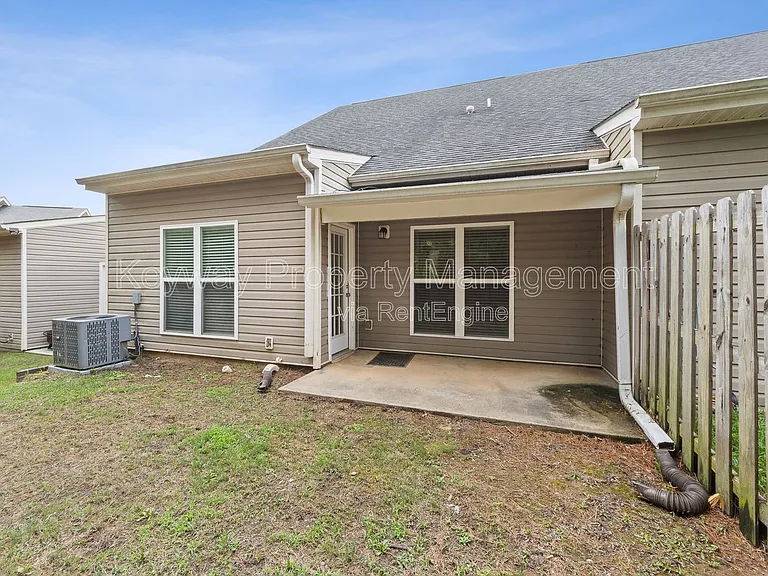 366 Bowen Fls — Photo 17