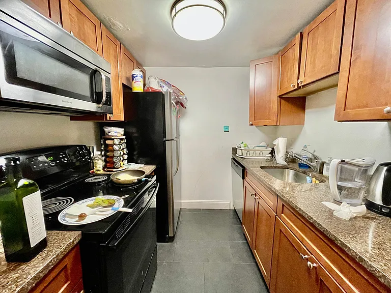 772 Columbus Ave #A1 — Photo 2