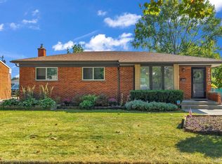 29330 Eiffel Ave, Warren, MI 48088