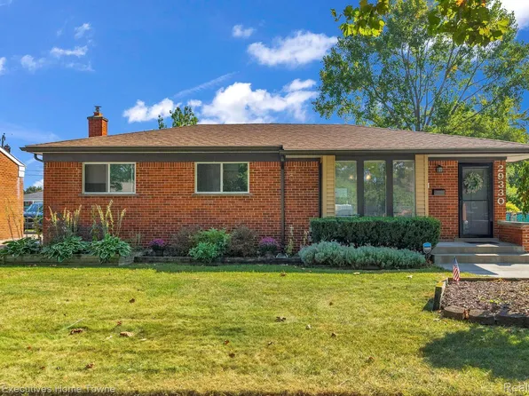 29330 Eiffel Ave, Warren, MI 48088