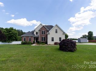 883 E Monbo Rd, Statesville, NC 28677