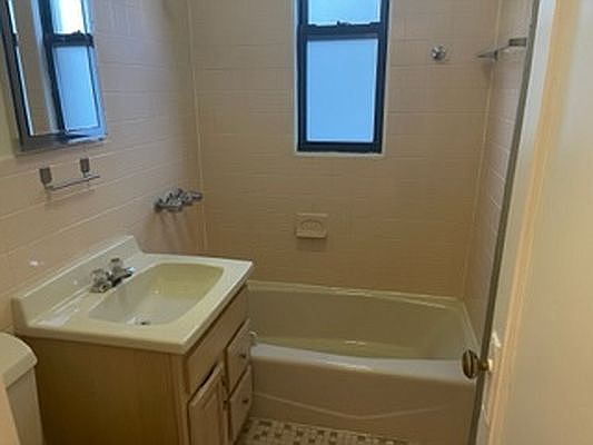 4th image of 33-35 29th St #2