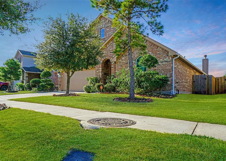1st image of 9818 Clanton Pines Dr