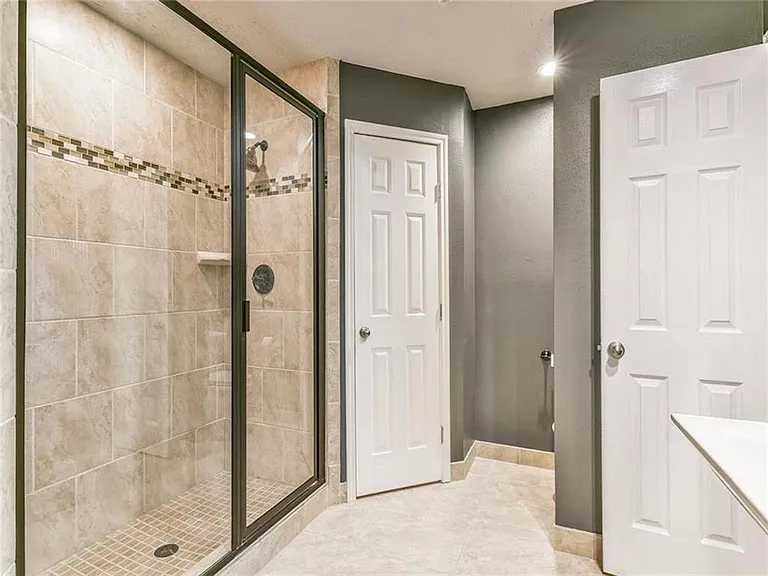 10427 Eagle Glen Dr — Photo 10