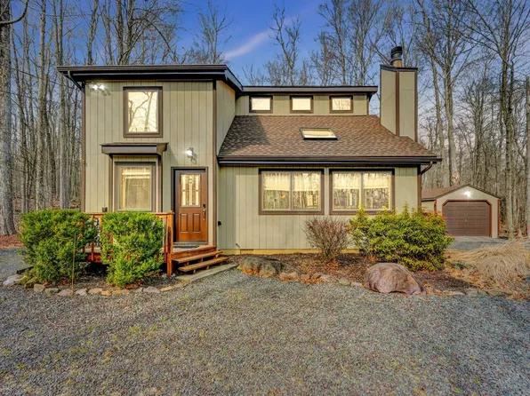 1422 Redwood Ter, Pocono Pines, PA 18350