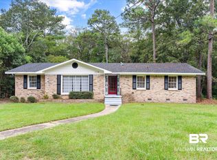 526 W Valley Rd, Chickasaw, AL 36611