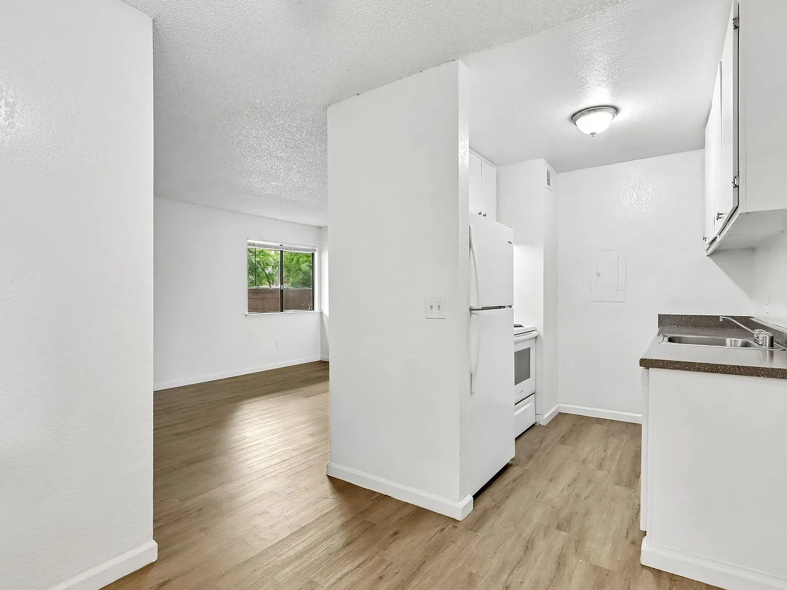 Parkview Village Apartments — Photo 4