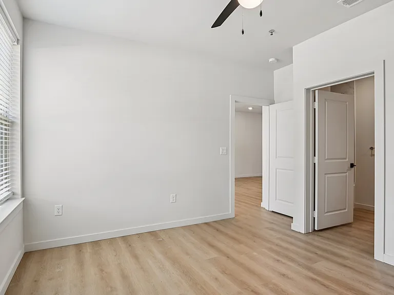 Fort Worth Meadows Apartments — Photo 12
