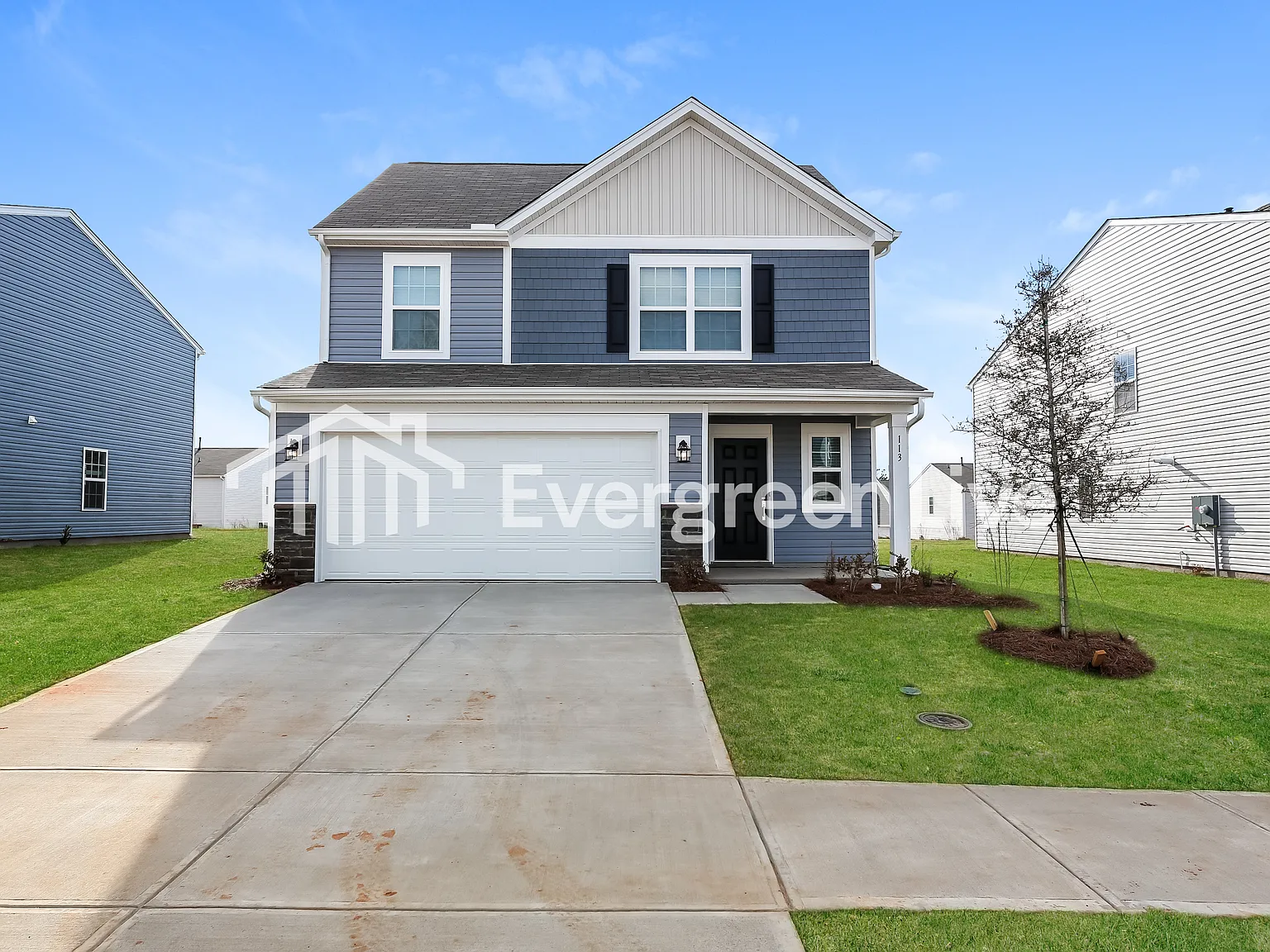 5 bed, 2.5 bath, 2306 sqft, $1,995 — Photo 2