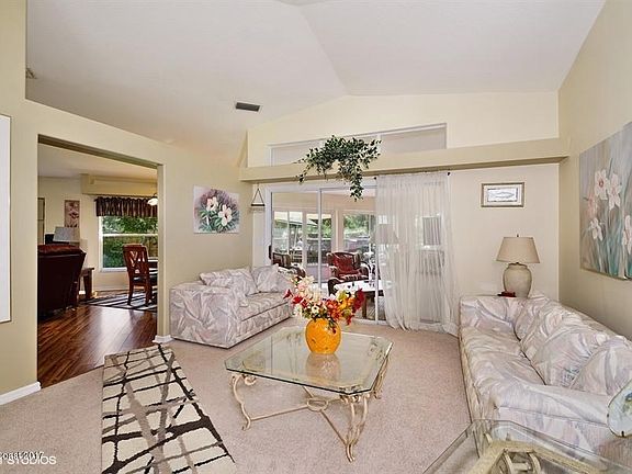 02_648SheridanWoodsDr_1_LivingRoom_LowRe