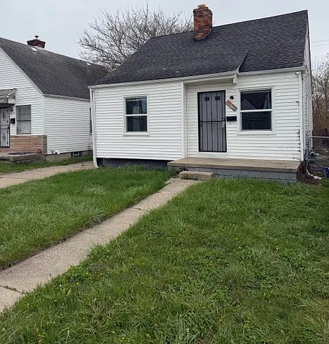 20123 Concord St — Photo 1