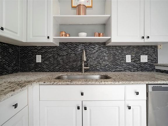 5th image of 14934 Deer Meadow Dr