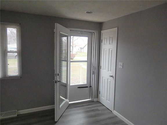 3rd image of 11413 Tulip Dr