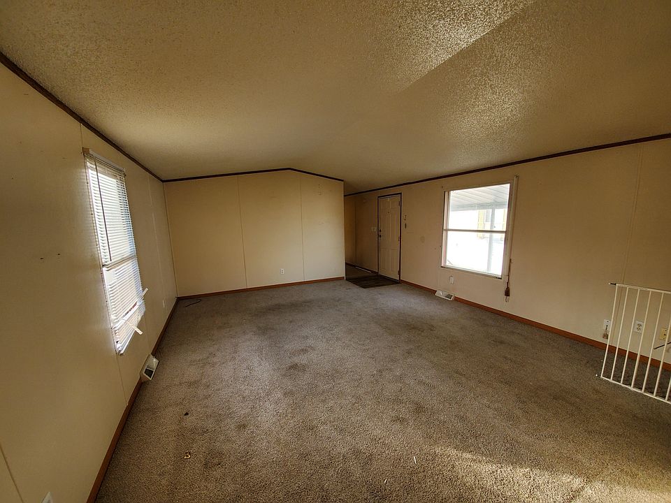 2nd image of 159 Delaware Cir