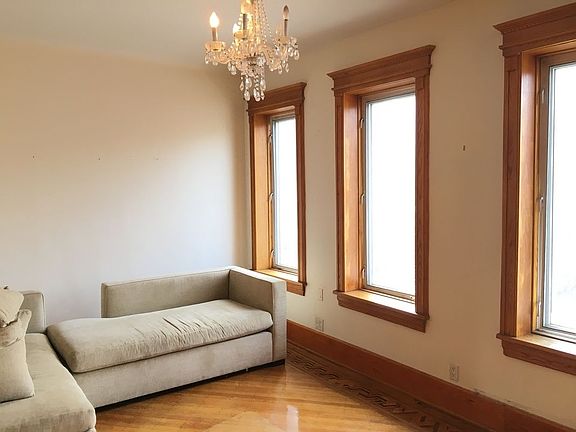 5th image of 387 Parkside Ave #2