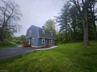 4 Roslyn Rd, Branchville, NJ 07826