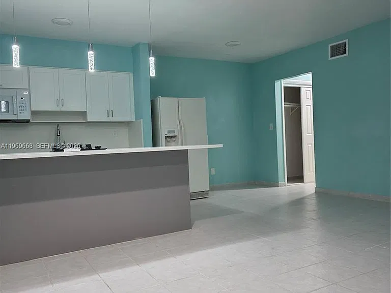 2101 Calais Dr #8 — Photo 6