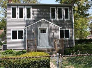 289 Seminole St, Ronkonkoma, NY 11779