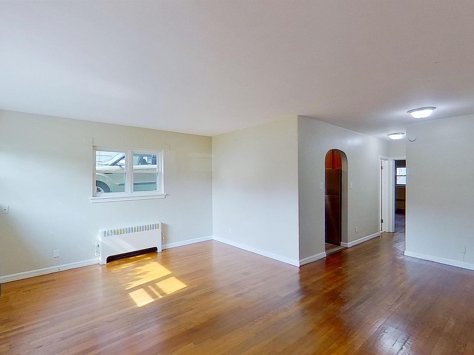 1st image of 31 Parkwood St APT 1