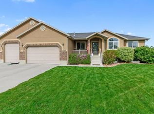 5609 S 4525 W, Hooper, UT 84315