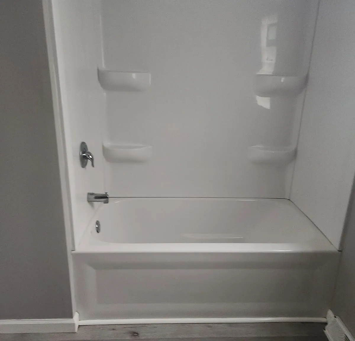 4 bed, 1500 sqft, $1,999 — Photo 1