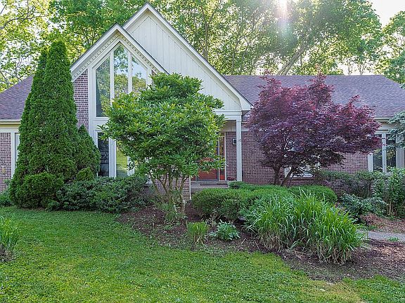 2nd image of 2905 Wood Briar Ct
