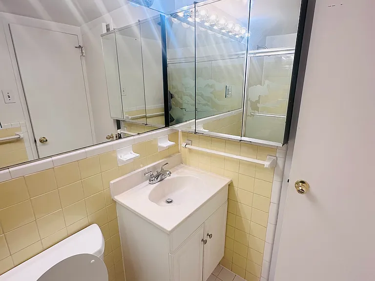 1330 New Hampshire Ave NW #823 — Photo 16