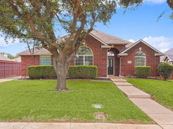 1453 Berne Ln, Lewisville, TX 75067