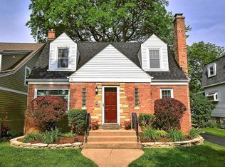 222 N Highland Ave, Elmhurst, IL 60126