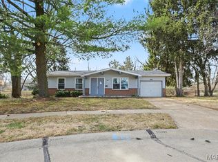 596 Haventree Dr, Hazelwood, MO 63042