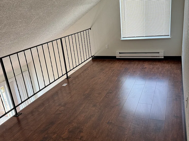 1025 W Entiat Ave #D16 — Photo 15