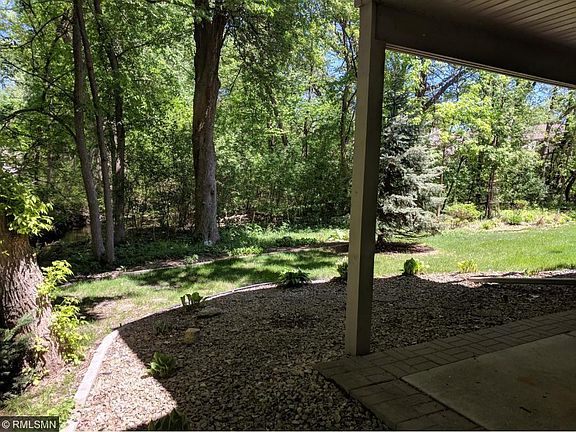 5th image of 1541 Comstock Ln N