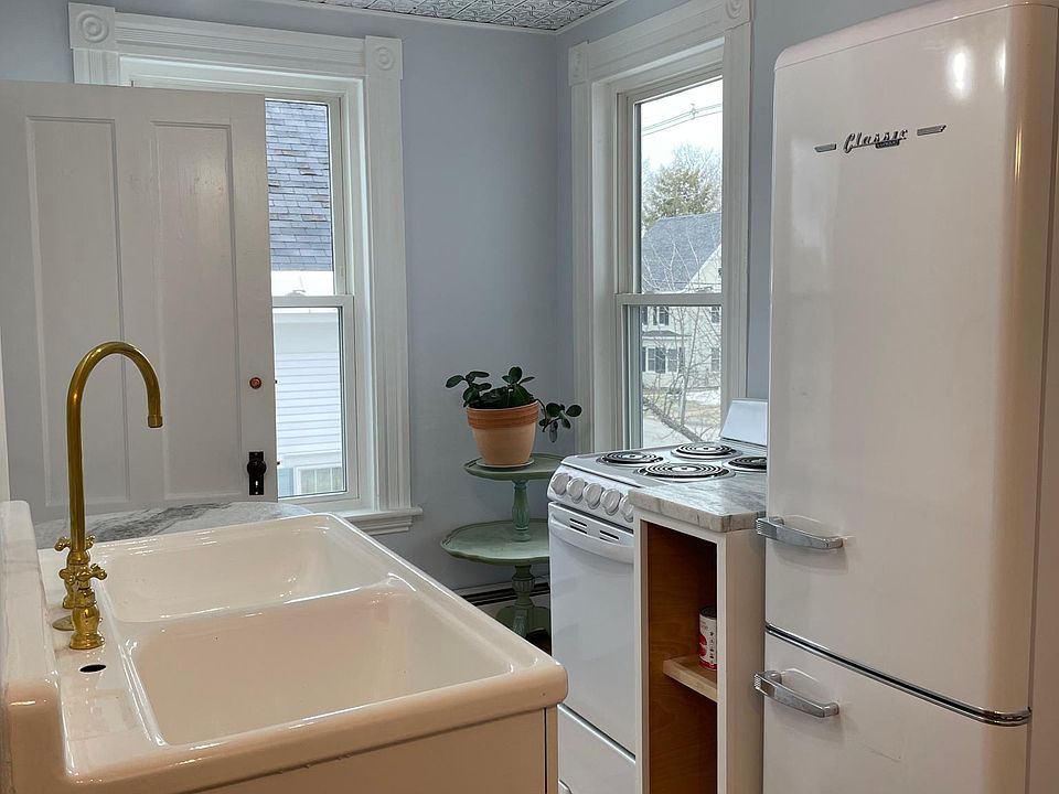 2nd image of 22 Maple St #A